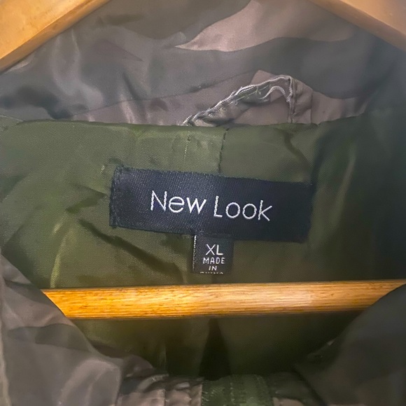 New Look Army Fatigue Print Lightweight Cropped Bomber Jacket - Picture 3 of 4